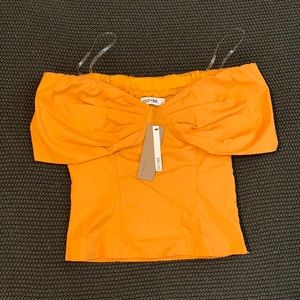DO+BE Off-the-Shoulder Crop Blouse